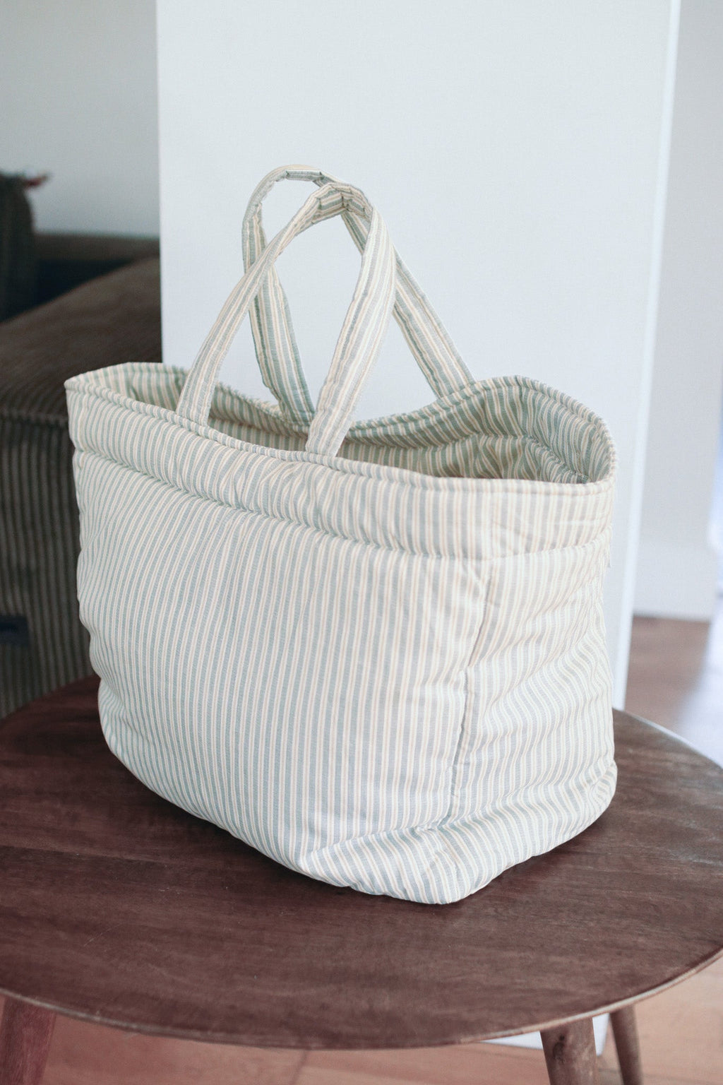 Shopper bag MolisandCo Blue Stripes em algodão macio e resistente, com asas largas, saco espaçoso para o dia a dia