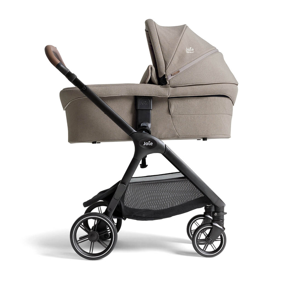 Joie DUO/TRIO  Carrinho de Passeio Compacto Valora SIGNATURE +alcofa ramble - até 22kg Evergreen