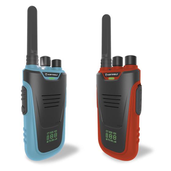 Dois walkie talkies KidyWolf em azul e vermelho, lado a lado, exibindo os seus ecrãs digitais e botões.
