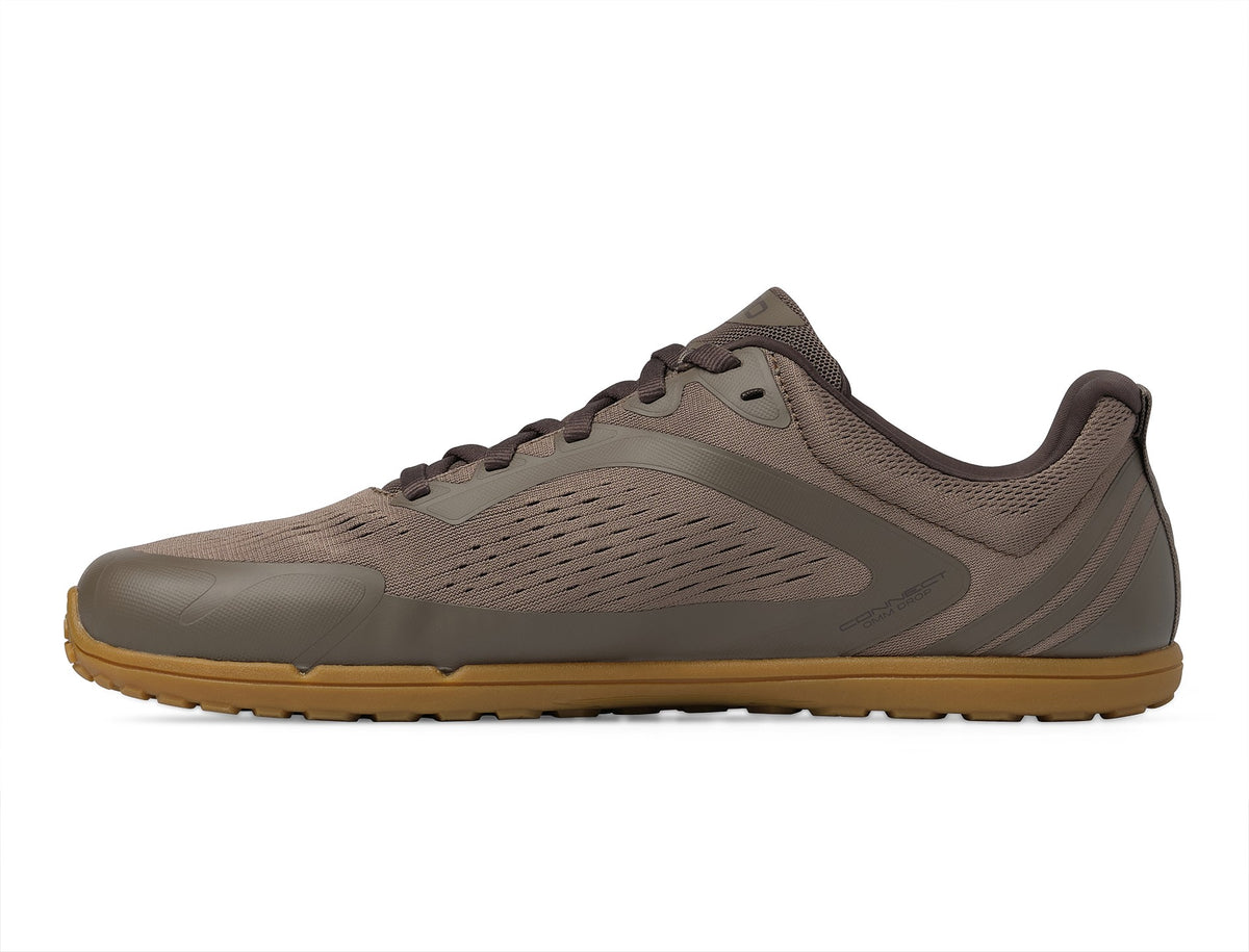 Lado interior da sapatilha barefoot Topo Athletic Connect de homem em cor taupe com sola cor de mel