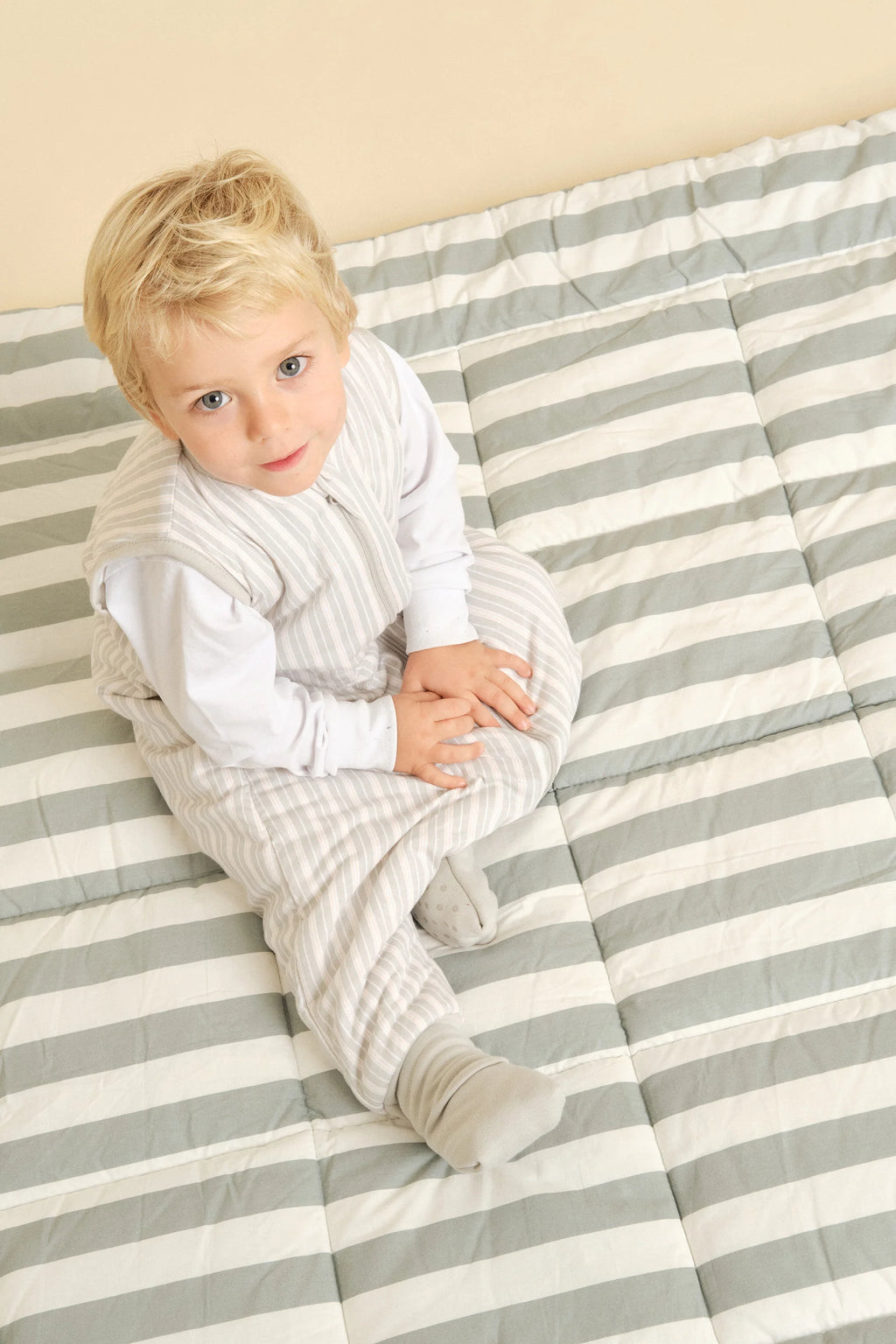 MolisandCo TOG 1.0 Saco de dormir sem mangas E meias [Dawn stripes]