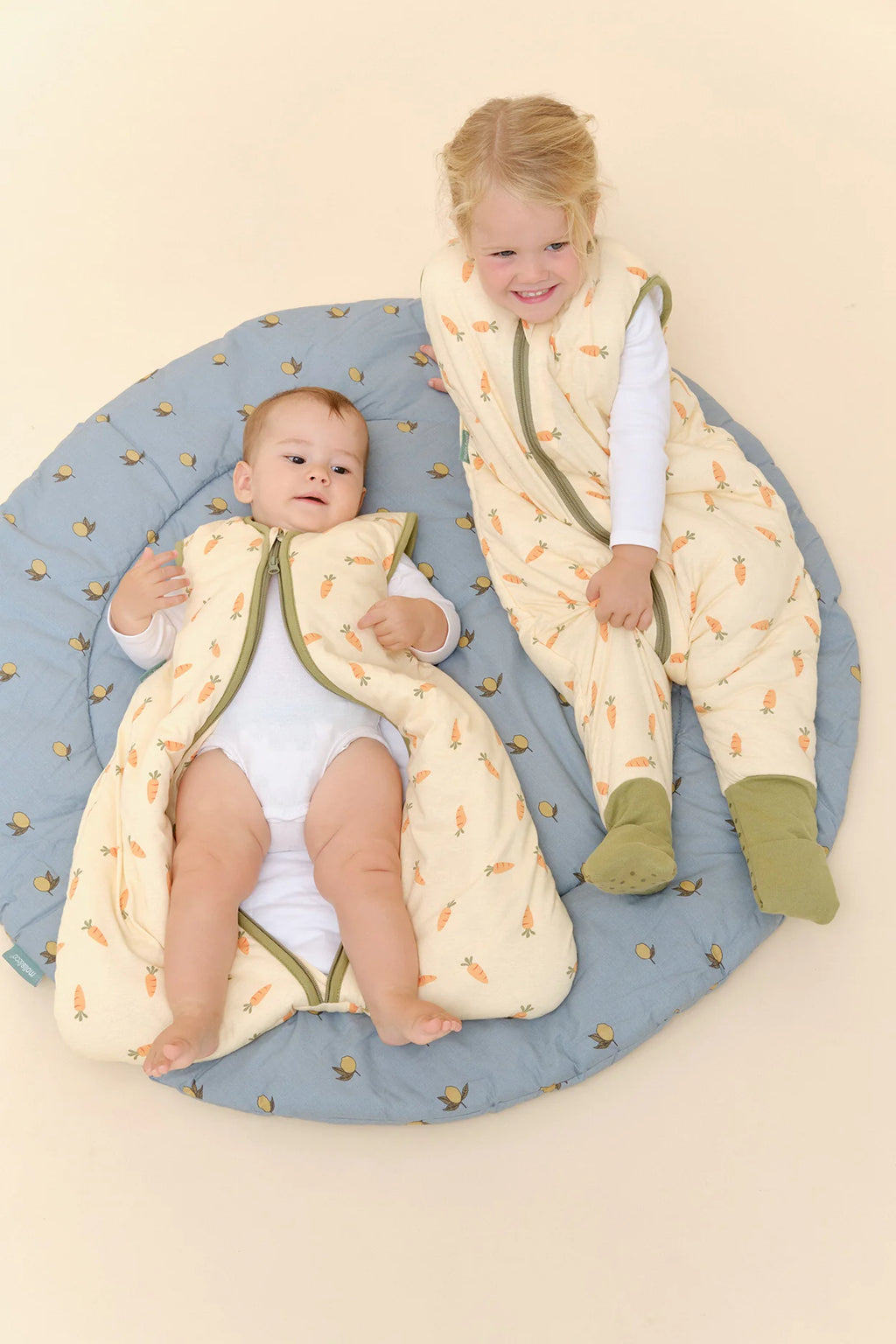 MolisandCo TOG 2.5 Saco de dormir com pés [Carrots] * por encomenda