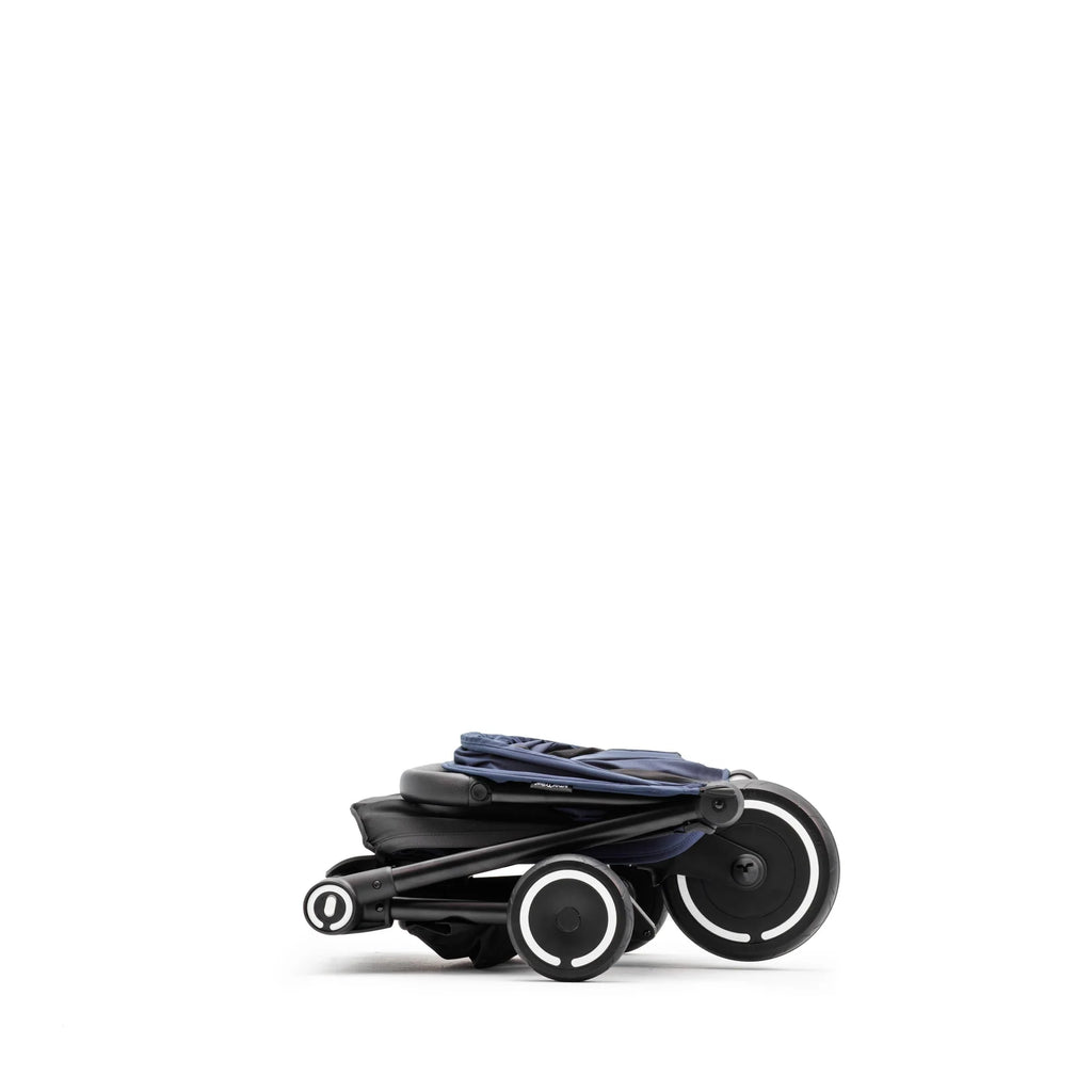 SMARTRIKE TRAVELLER Cochecito triciclo compacto - hasta 22 kg