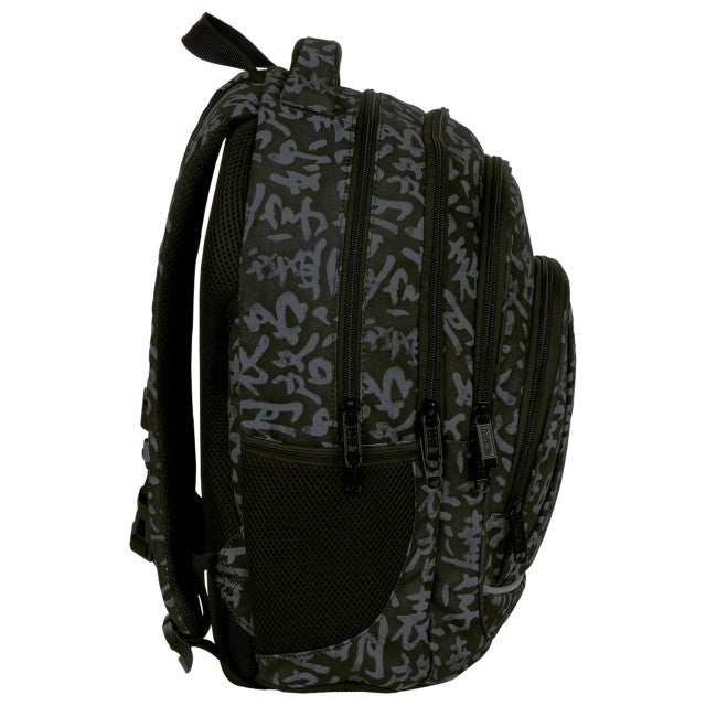 Vista lateral da mochila com bolso para garrafa de água