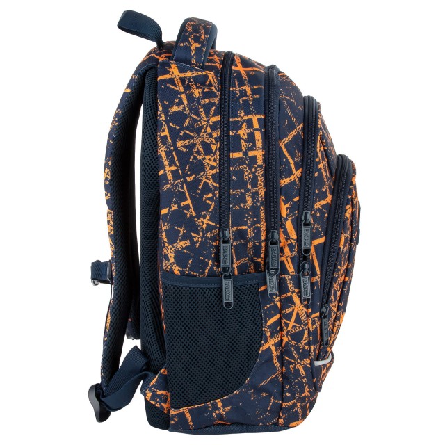 Vista lateral com bolso para garrafa de água