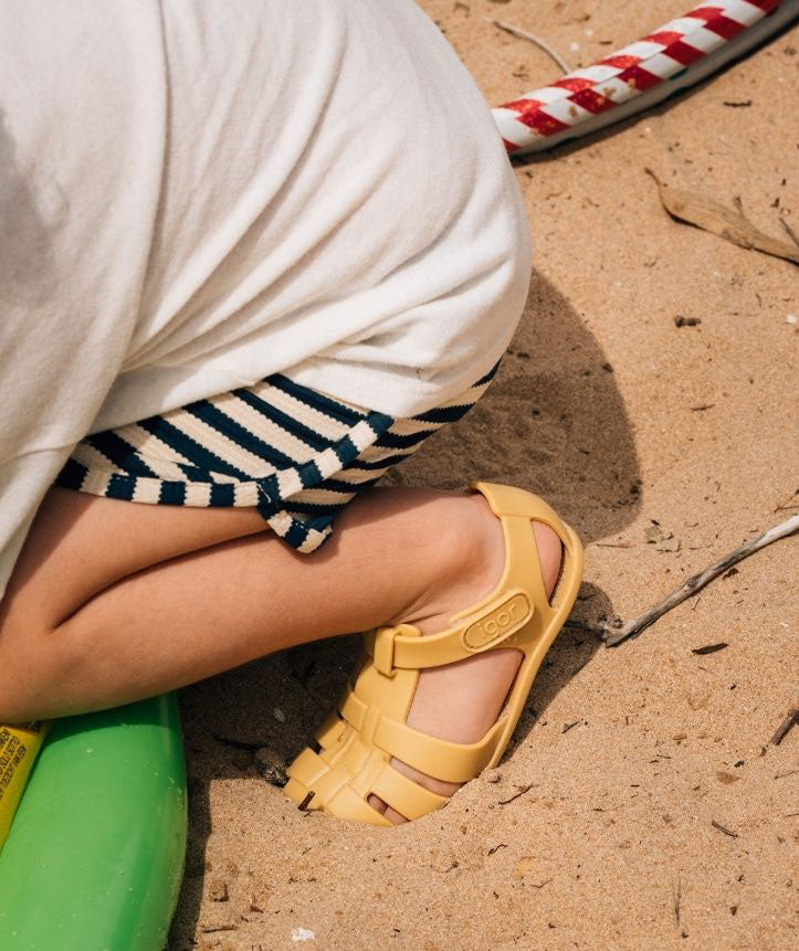 Igor Barefoot Sandal Nemo Solid Dijon