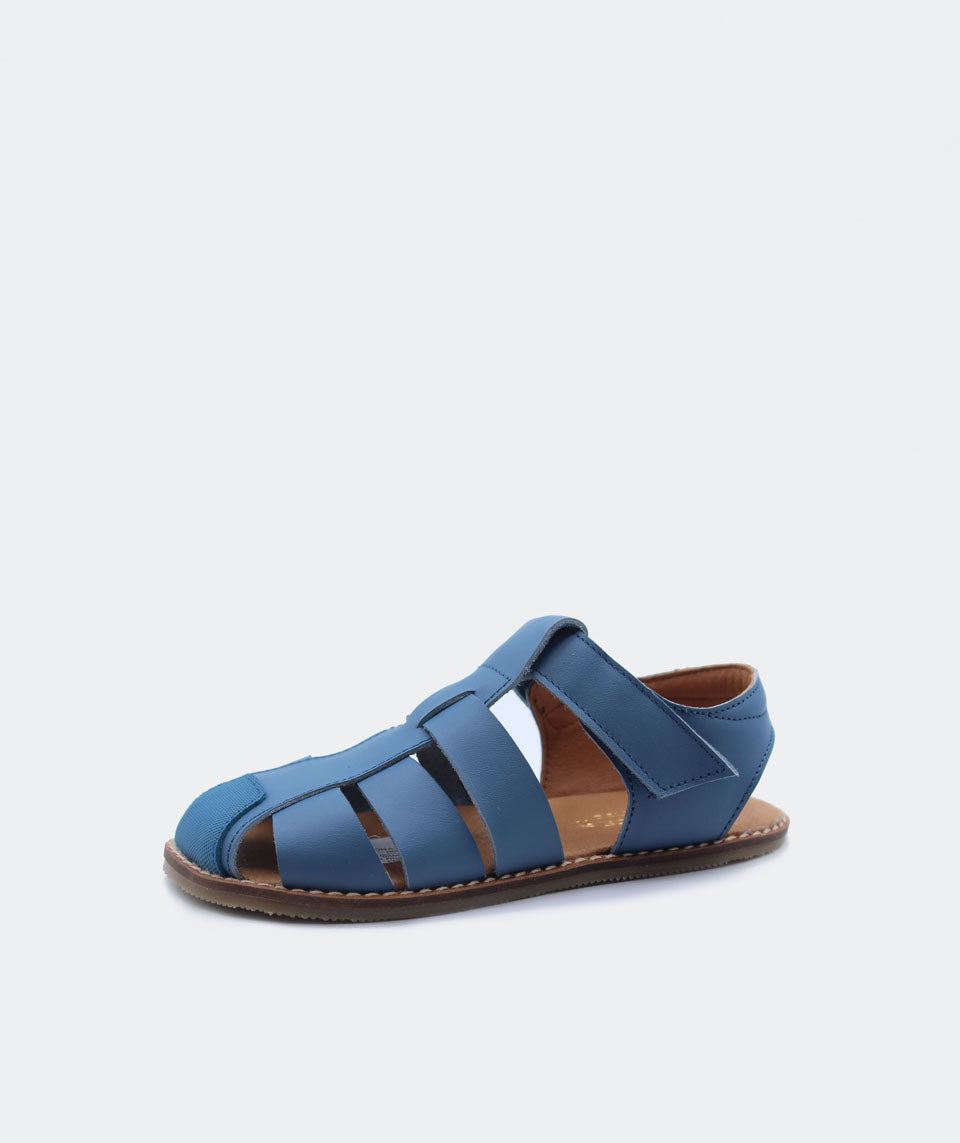 Sandália infantil saona azul de couro, modelo Blanditos, com fecho de velcro. Calçado respeitador barefoot.