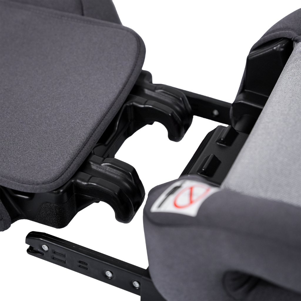 FF AXKID Car Seat - Boostkid