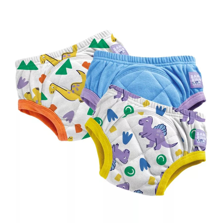Conjunto de três cuecas de aprendizagem Bambino Mio Potty Training Pants "Brave Dinos" com padrões de dinossauros coloridos.