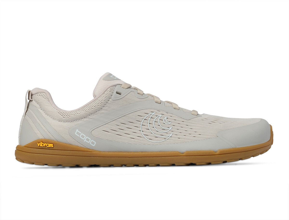 Sapatilha barefoot Topo Athletic Connect de mulher em cor cru com sola cor de mel, vista de perfil exterior