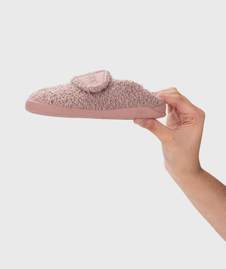 Igor Barefoot Pantufa Junior Rizo Maquillaje