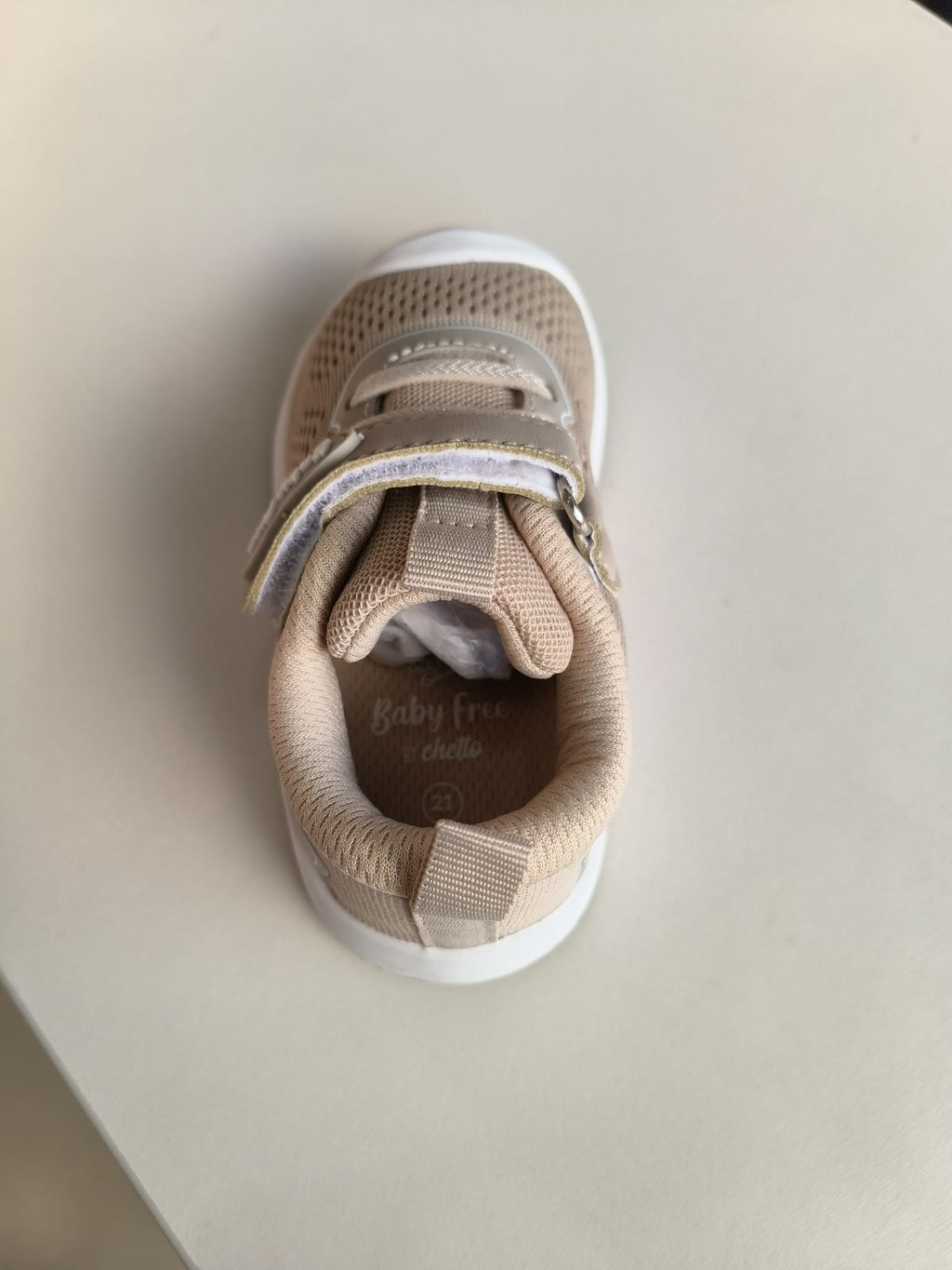 Sapatilha BabyFree Barefoot Bege da Chetto, vista superior traseira, com detalhe do interior e tamanho 21.