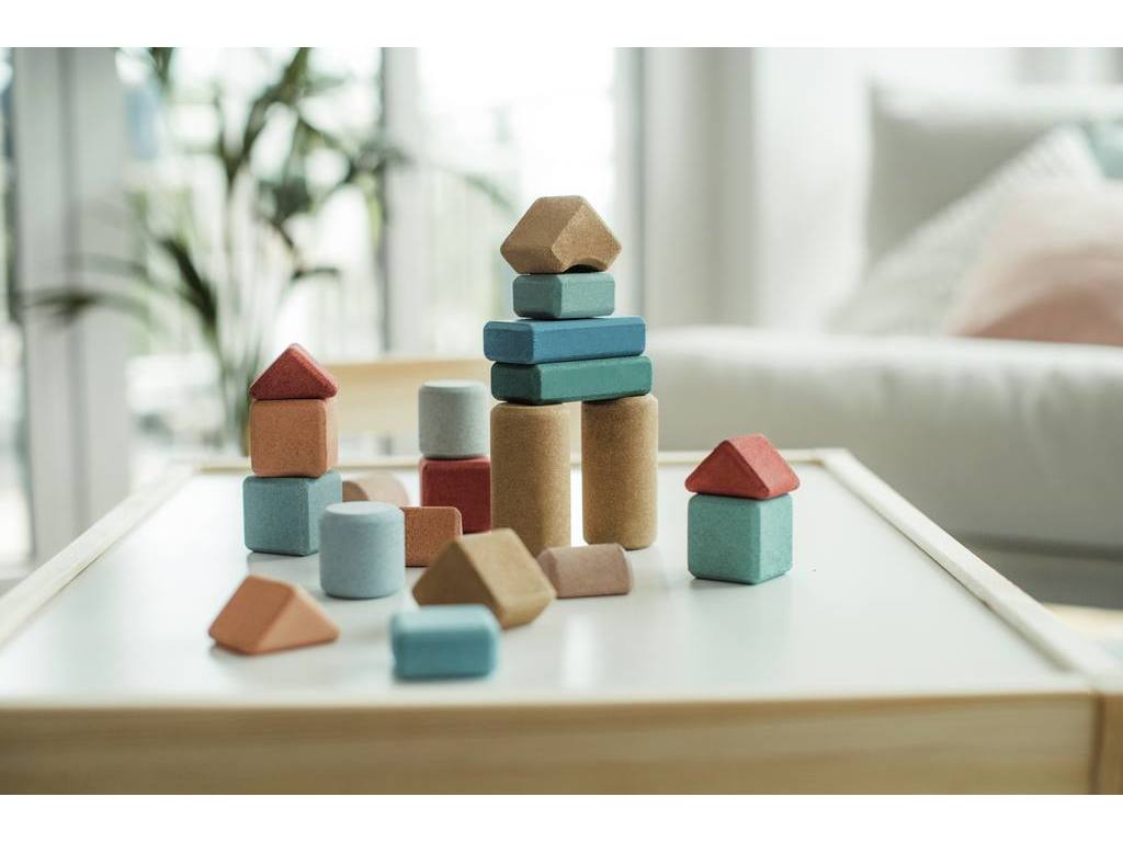 Blocos de construção em cortiça Korko Small Architects, leves e macios, em várias formas
