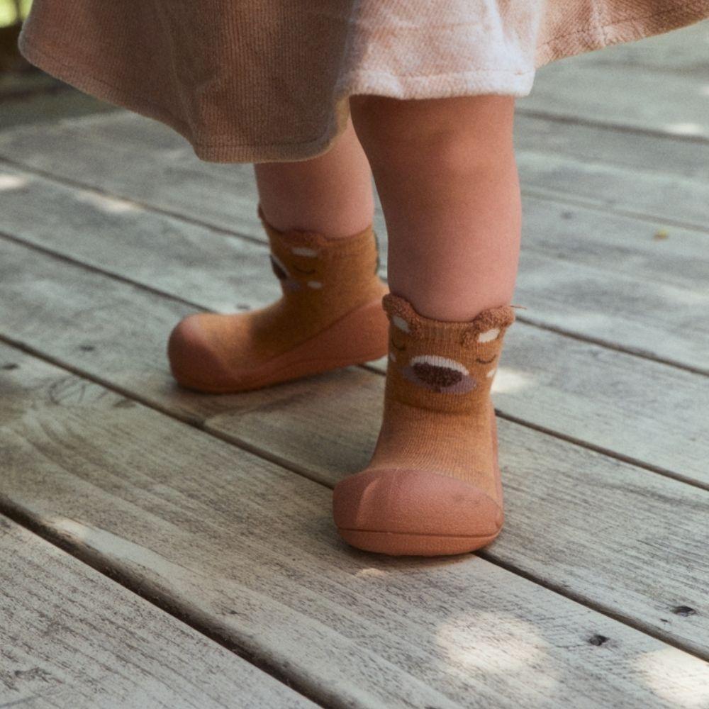 Attipas Zootopia Capybara Brown, calçado barefoot para bebé