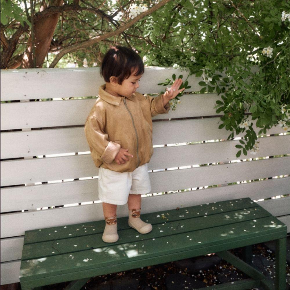 Attipas Zootopia Racoon Beige, calçado barefoot para bebé