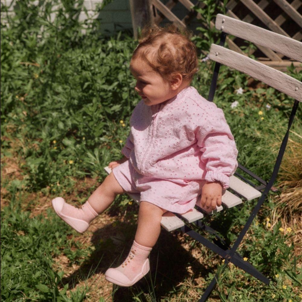 Attipas Giraffe Pink, calçado barefoot para bebé
