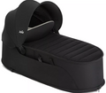 Alcofa macia Joie preta para carrinhos Aire Twin e Evalite Duo, vista lateral com capota aberta.