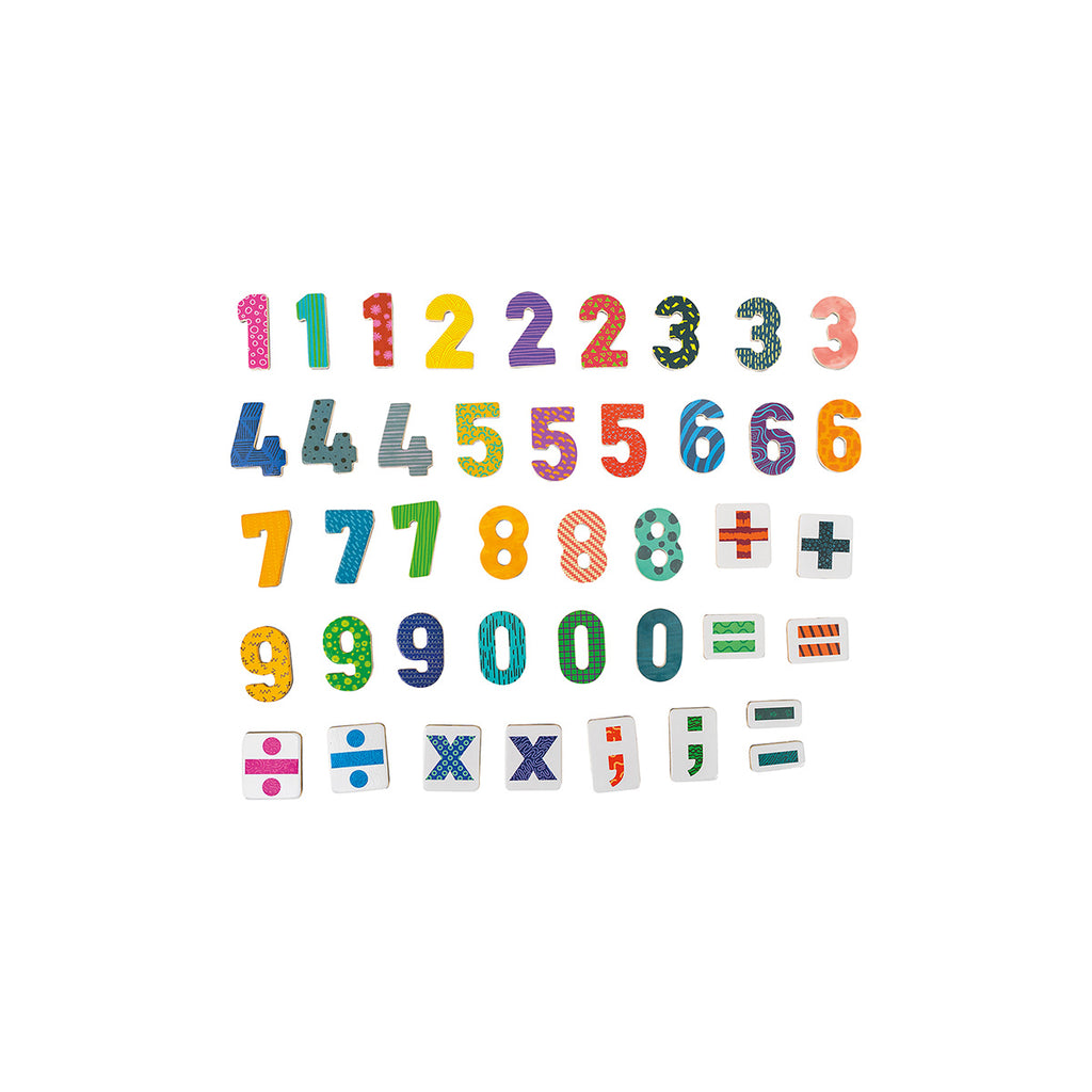 Conjunto completo de números e símbolos magnéticos da AS, perfeitos para a iniciação à matemática.