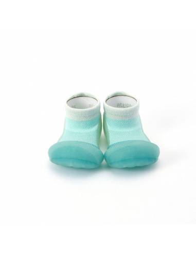 Par de meias-sapatos Attipas AQUA Gradation Mint em tons de verde-água e branco, com sola de borracha protetora, isolados em fundo branco.