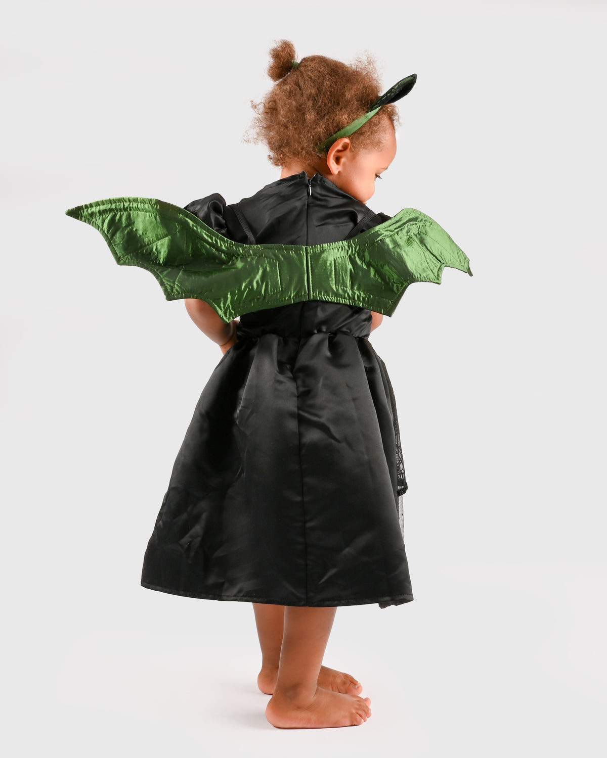 Vestido princesa morcego verde-escuro e preto da Den Goda Fen com asas e fita de cabelo, disfarce para criança