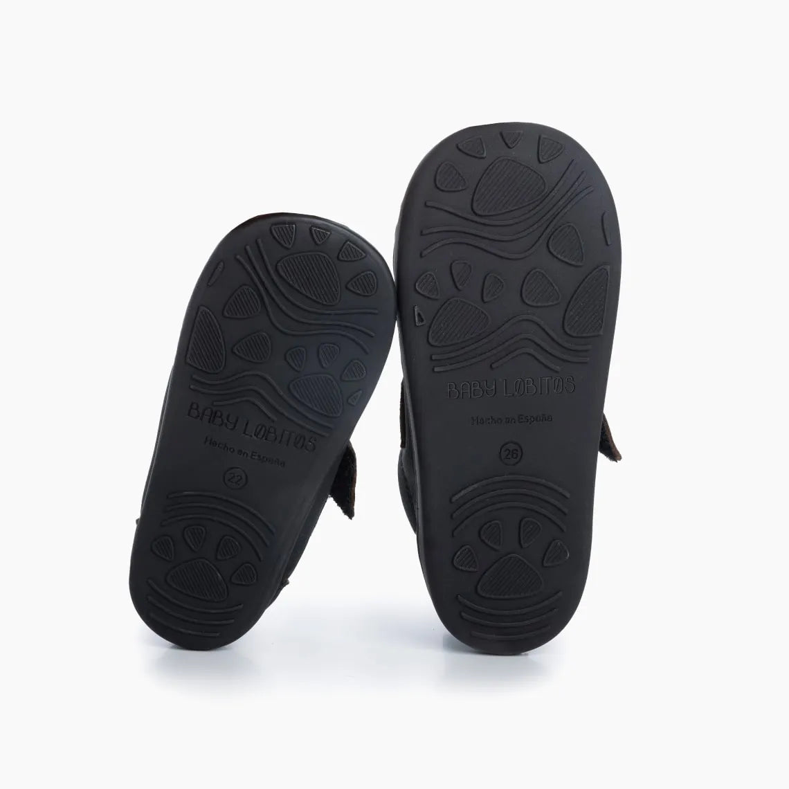 Vista inferior das Baby Lobitos Barefoot Deportivas Pizarra, mostrando a sola antiderrapante e ultraflexível de 3mm para uma pisada natural.