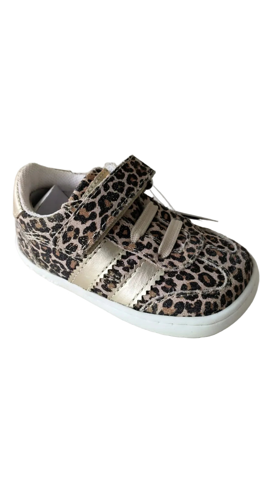 Sapatilha BabyFree Barefoot infantil com padrão animal (leopardo) em pele, fecho de velcro e detalhes dourados, vista lateral.