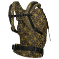 Mochila Hoppediz Ajustável Buckle Toddler Malmo Yellow vista de perfil, destacando as alças ergonômicas e o painel traseiro ajustável.