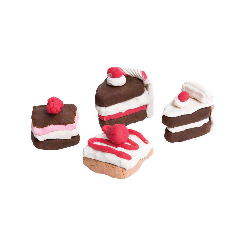Quatro doces de plasticina coloridos, modelados a partir do kit Tutti Frutti Pastelaria, com detalhes de framboesas e cobertura.
