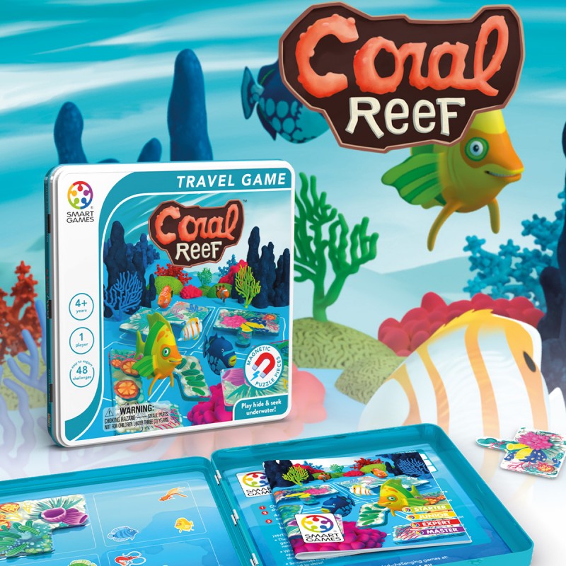 Imagem promocional do jogo de viagem magnético Smart Games Coral Reef, com a caixa aberta a mostrar o tabuleiro e algumas peças espalhadas.