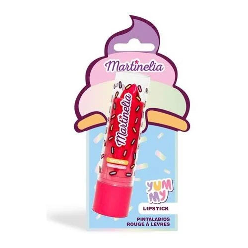 Batom Martinelia 'Yummy' com embalagem em forma de gelado, cor vermelha com decoração de granulado.