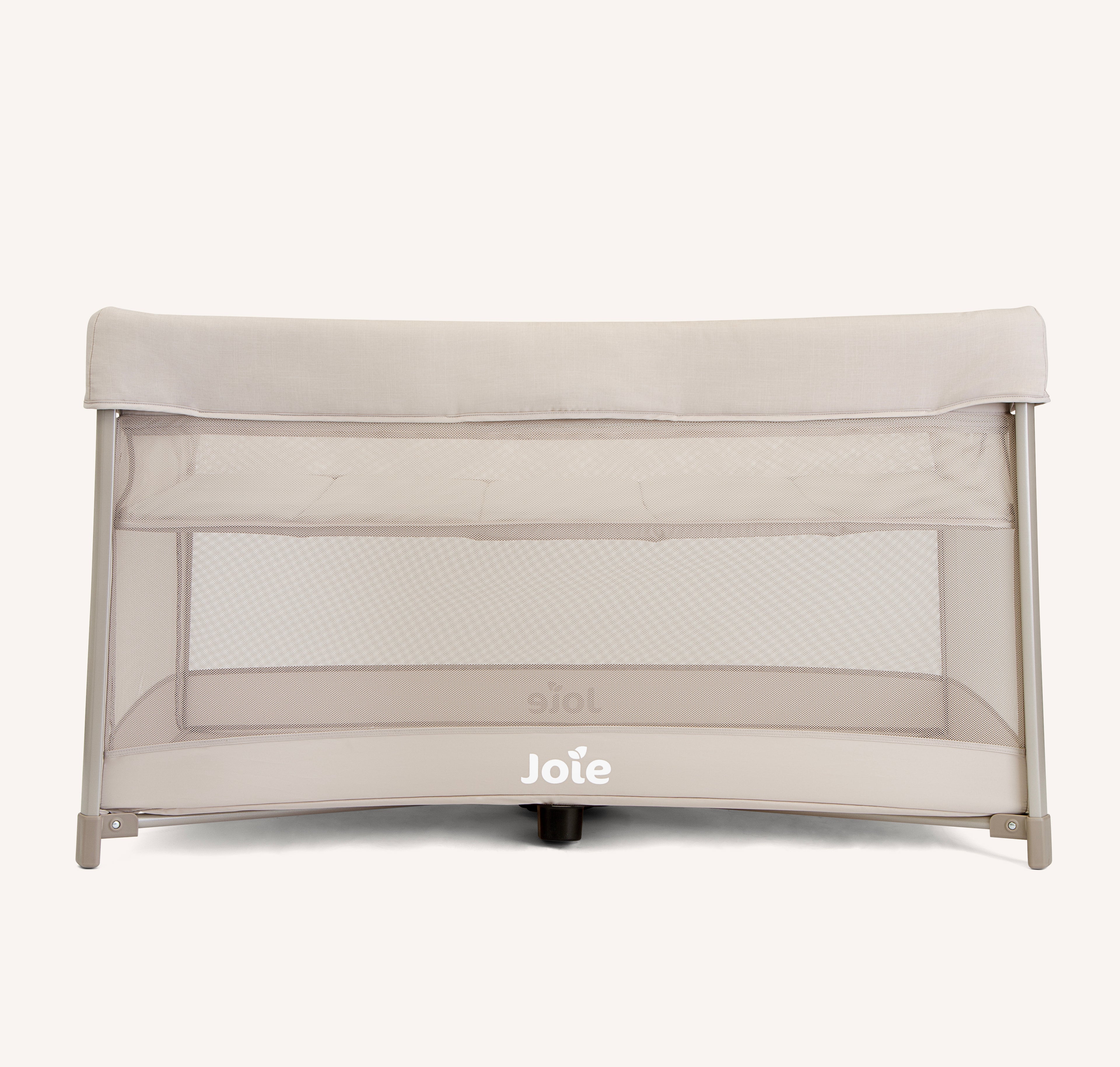 Outra vista frontal do berço de viagem Joie amigo™ 120, idêntico à imagem 4, destacando a cor e a malha.