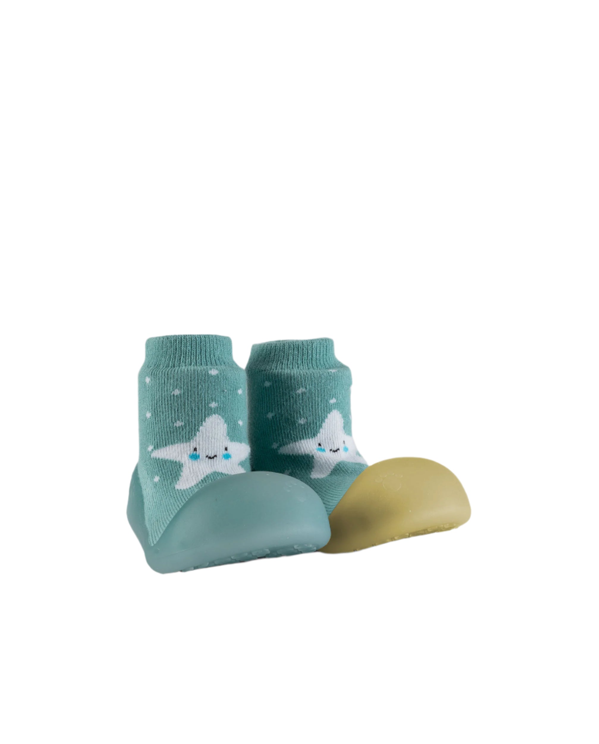 Par de sapatos barefoot BigToes Chameleon em azul com padrão de estrela-do-mar, sola antiderrapante e design anatómico para um desenvolvimento saudável dos pés infantis.