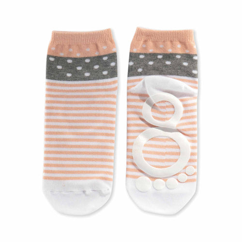 Par de meias BigToes cor-de-rosa e cinza com riscas e bolinhas, mostrando o interior antiderrapante em formato de pegada.