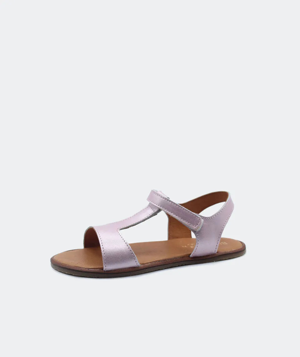 Sandálias Blanditos Bari Cuarzo – sandálias barefoot em couro lilás, com design aberto e sola fina para conforto e mobilidade natural.