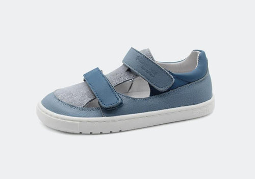 Sandália Barefoot infantil Blanditos Viento Azul em pele genuína, com fecho de velcro duplo e detalhes em cinza claro.