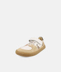 Sapatilha infantil barefoot Blanditos Seul Print em pele bege e branca com padrão leopardo, fecho velcro, vista frontal.