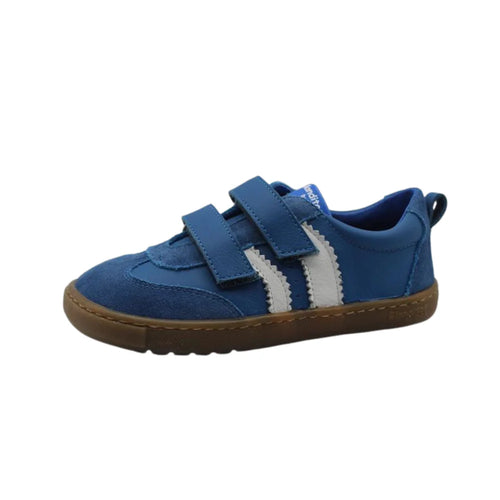 Sapatilha infantil barefoot Blanditos Delfin azulona com fecho duplo de velcro e detalhes brancos na lateral.