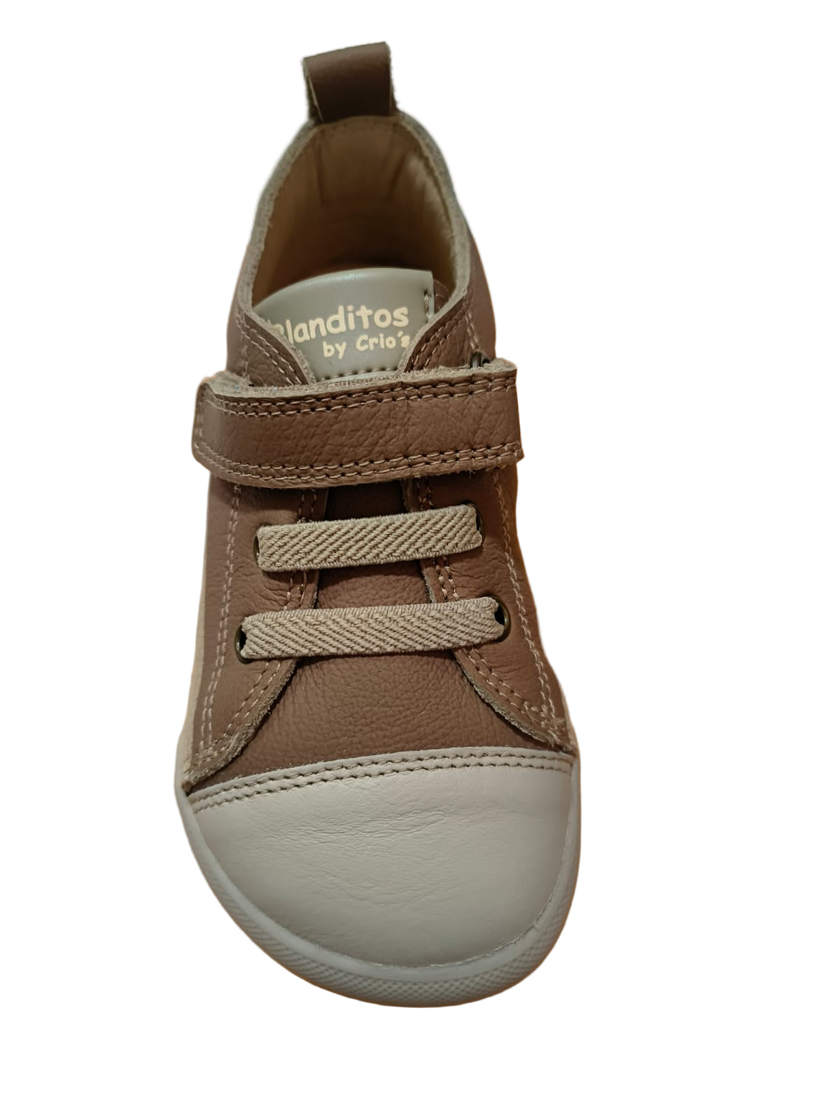 Sapatilha Blanditos Galeon Arena, vista frontal, destacando biqueira anatómica e ajuste com velcro.