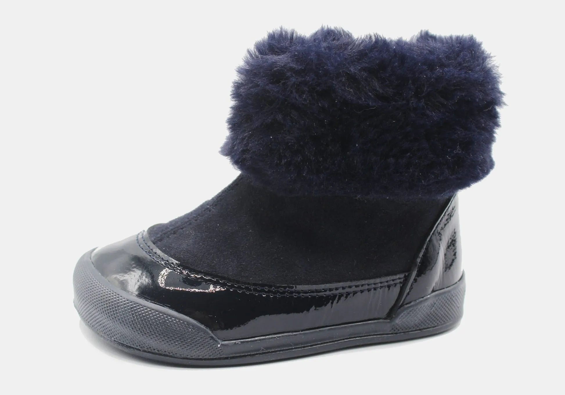 Bota barefoot Blanditos by Crio's Siberia cor Marinho (azul escuro/preto brilhante), vista de perfil com cano de pelo escuro e biqueira reforçada. Calçado Respeitador. Calçado Barefoot.