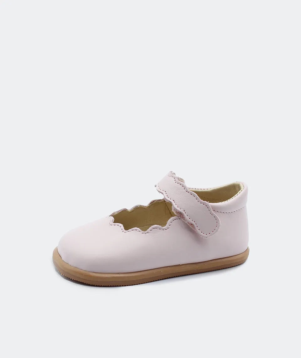 Blanditos Nubes de cerimónia em rosa claro, calçado barefoot em couro suave com fecho em velcro e sola antiderrapante, perfeito para eventos formais.