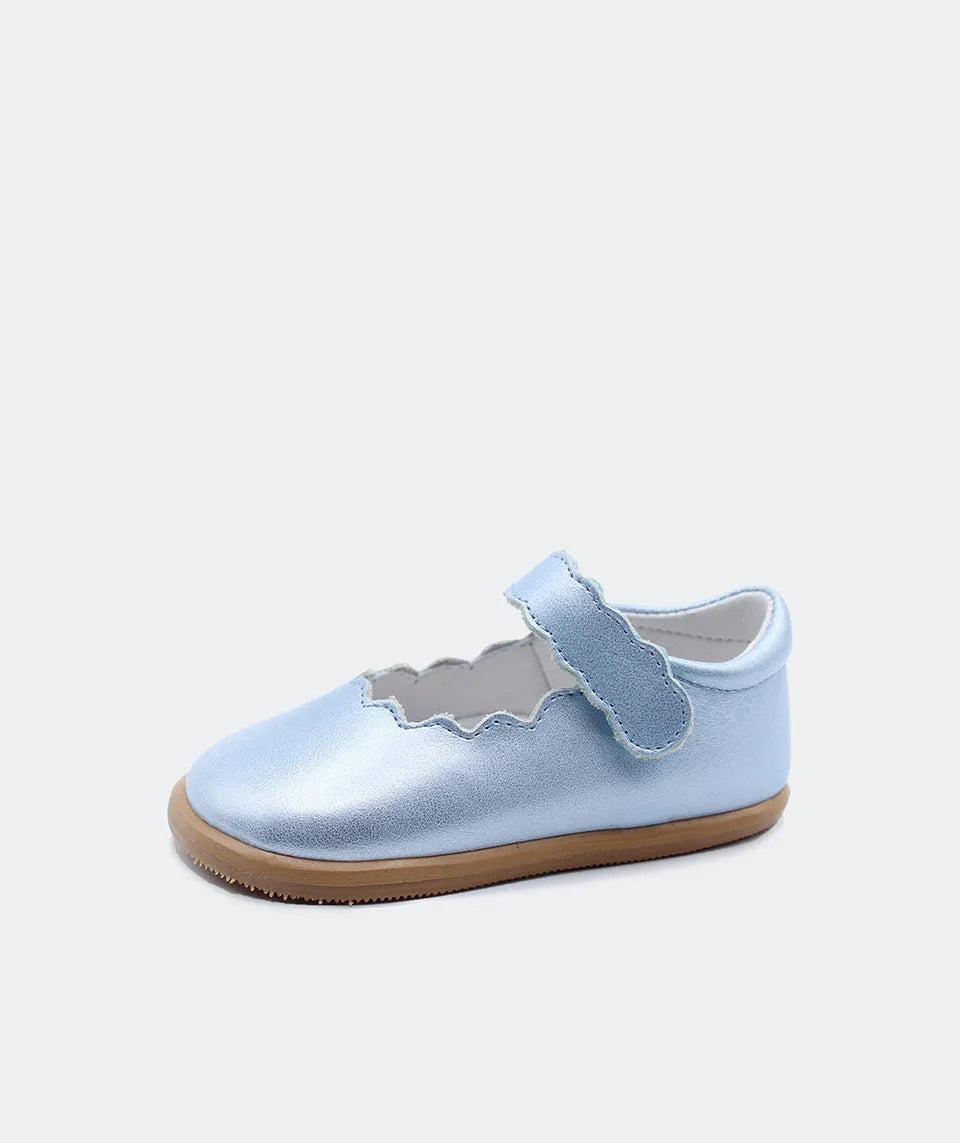 Blanditos Nubes de cerimónia em turquesa, modelo elegante e confortável em couro natural, com ajuste em velcro e design respeitador para o desenvolvimento dos pés.