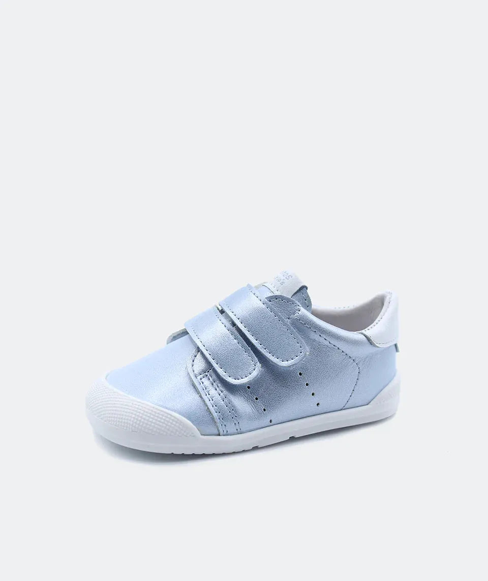 Sapatilha Blanditos Paris turquesa metalizada, vista lateral - Calçado Respeitador, Barefoot, Calçado Barefoot infantil flexível.