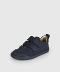 Sapatilha Blanditos Rio by Crio's Marino (Azul Escuro). Calçado respeitador infantil barefoot, têxtil, com biqueira e sola escuras, ajuste por velcro. Vista lateral.
