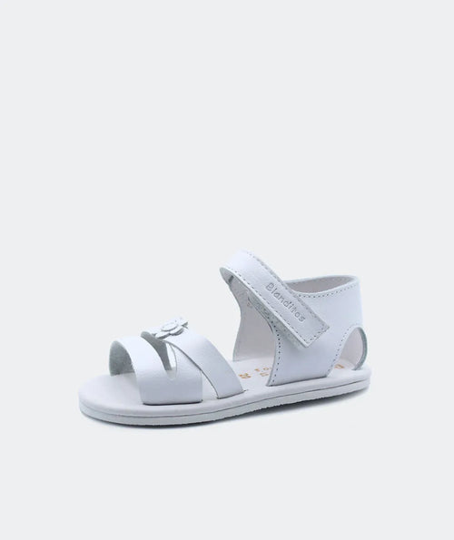 Sandálias Blanditos by Crio's Brisa Blanco – sandália branca em couro natural com sola fina e tira ajustável, design barefoot confortável e flexível.