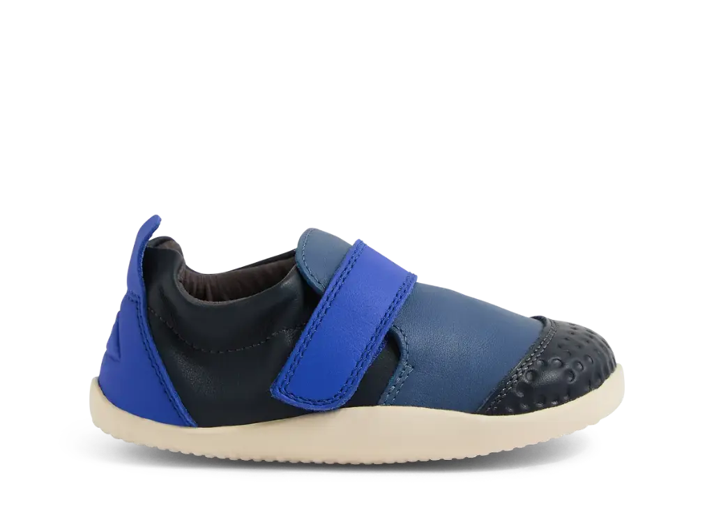 Sapatilhas barefoot Bobux Xplorer Go em pele azul Vintage Indigo com velcro para bebé