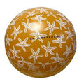 Bola insuflável Swim Essentials amarela com estrelas do mar brancas.