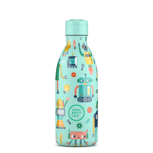 Garrafa térmica Cool Bottles Short Circuit 500ml com padrão de robôs, vista frontal, com tampa de rosca verde-água.