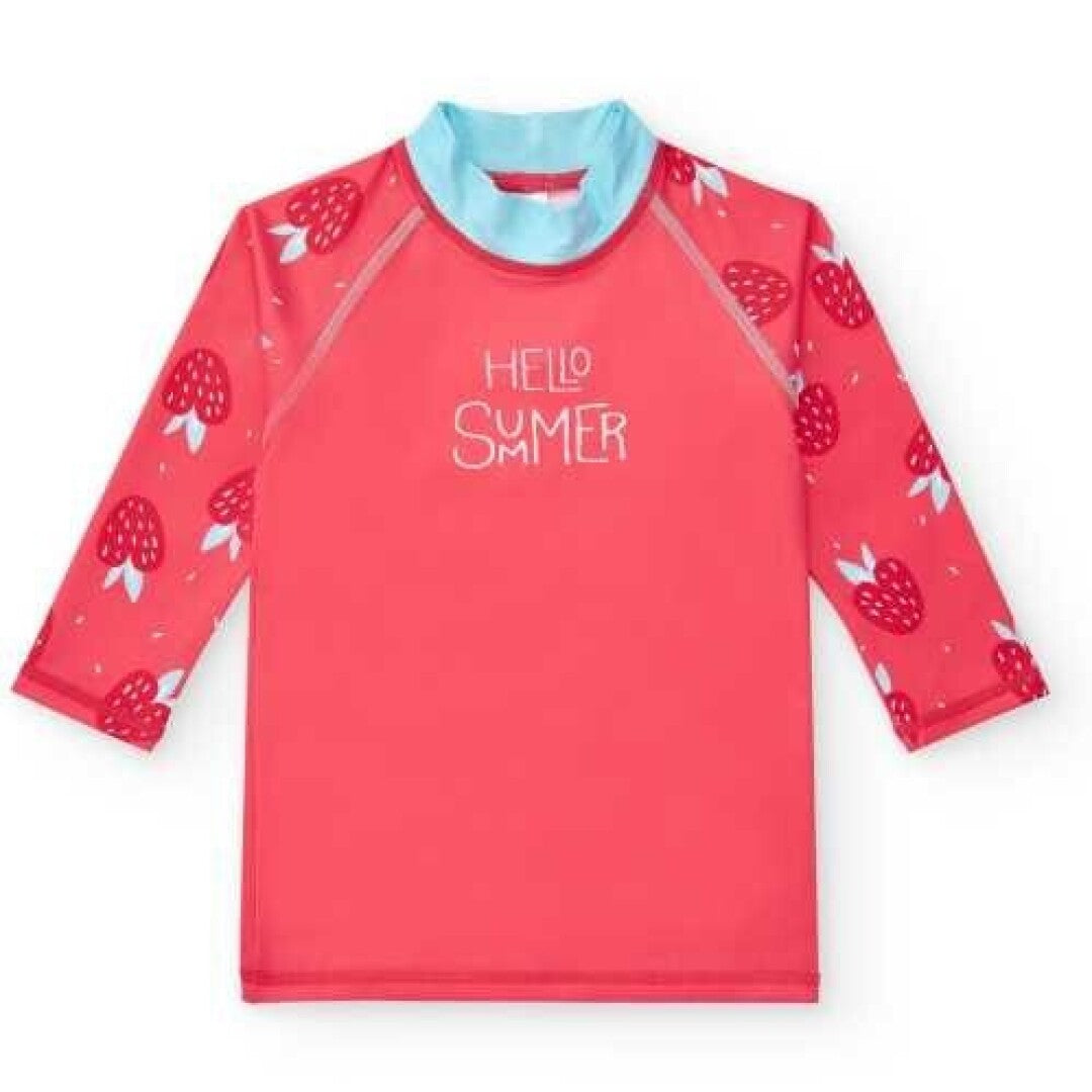 Camisola de proteção solar BtBox, manga comprida (três quartos), coral com morangos e gola azul clara. Ideal para praia.