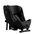 [Cadeira Axkid Minikid 4 MAX instalada no banco traseiro de um carro em sentido contra a marcha.]
