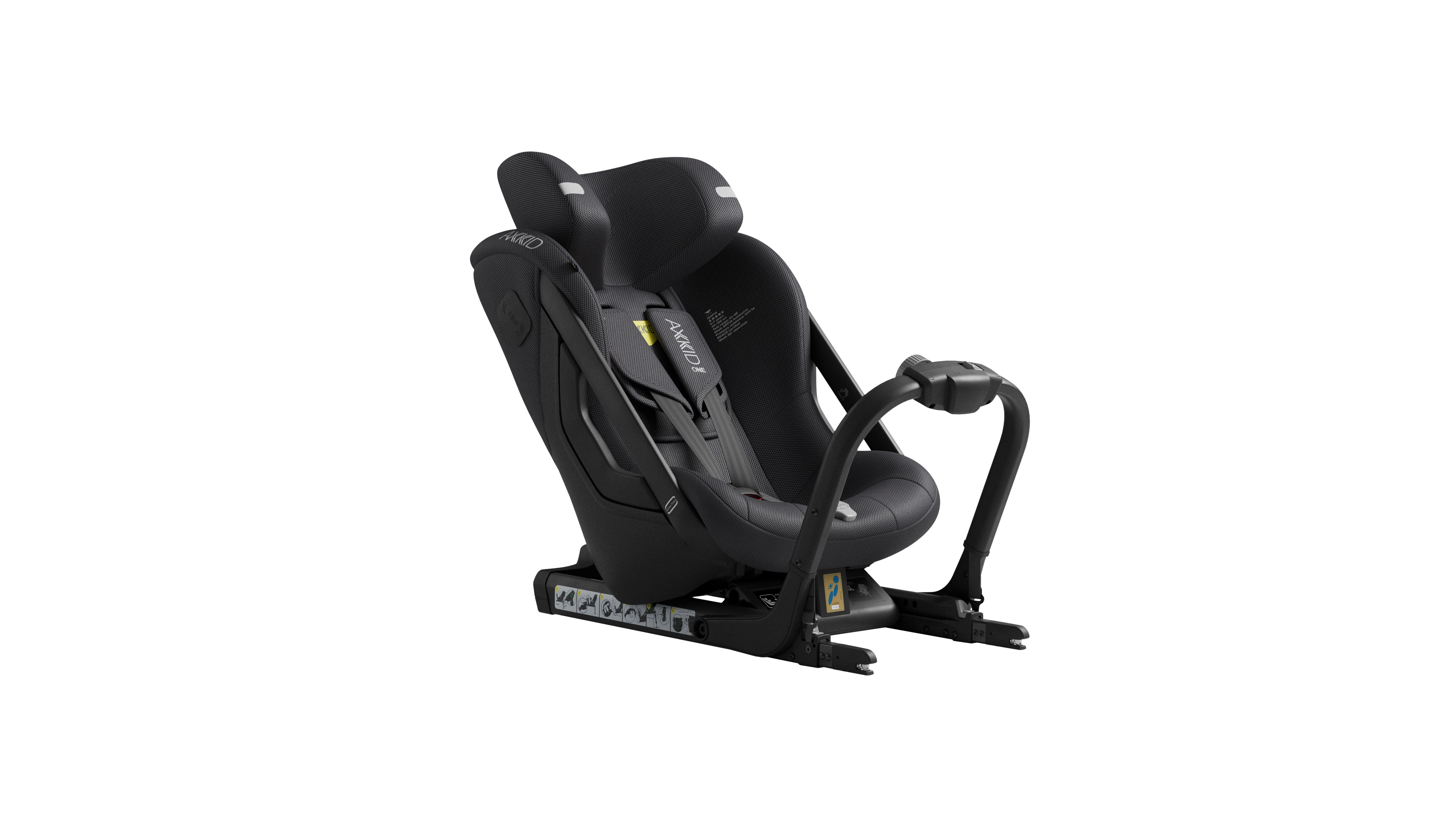 Cadeira Auto Axkid ONE 3 MESH preta, vista lateral angular, destacando o design ergonómico e o arnês de 5 pontos.